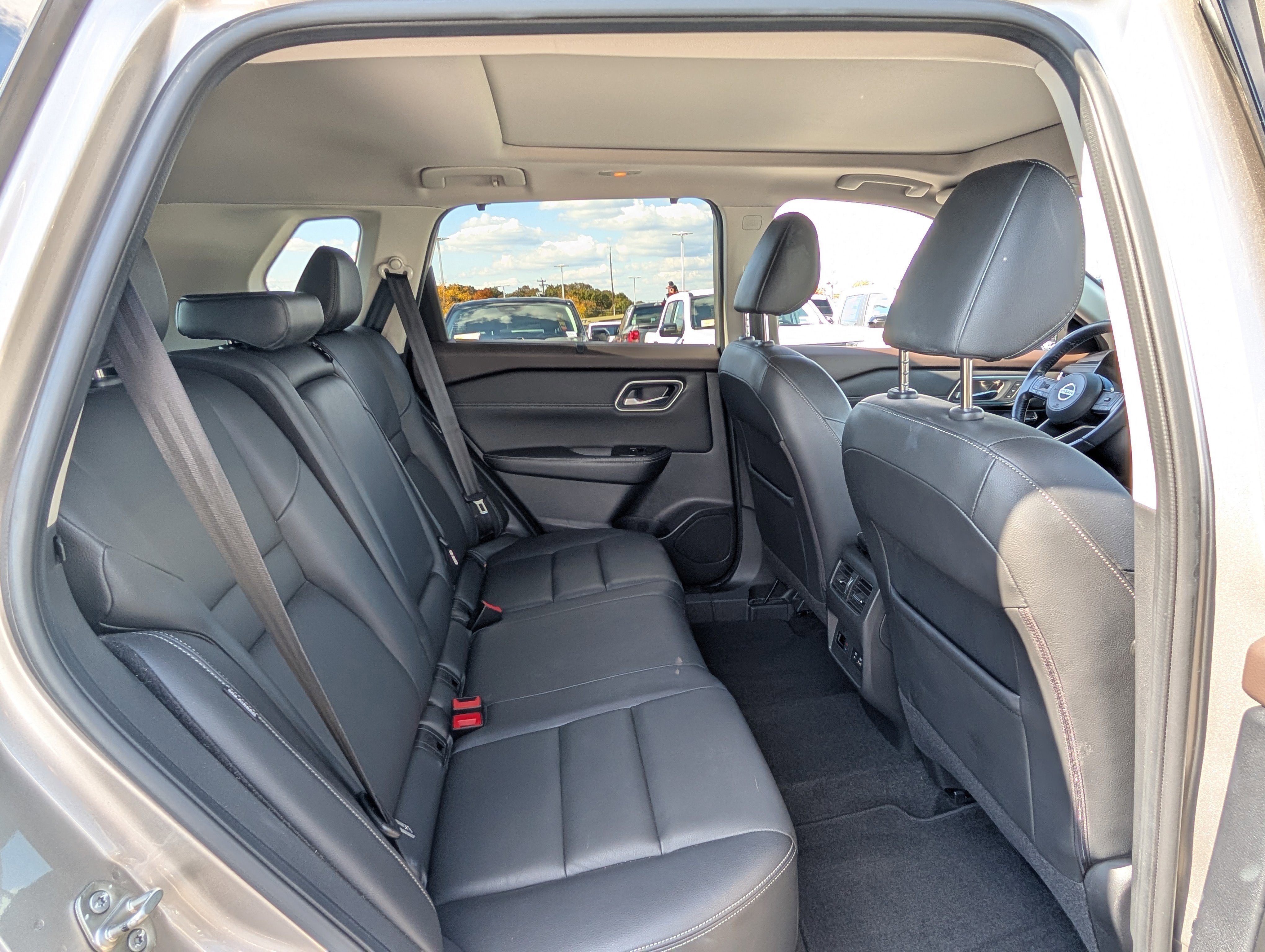 Used 2021 Nissan Rogue SL image 11