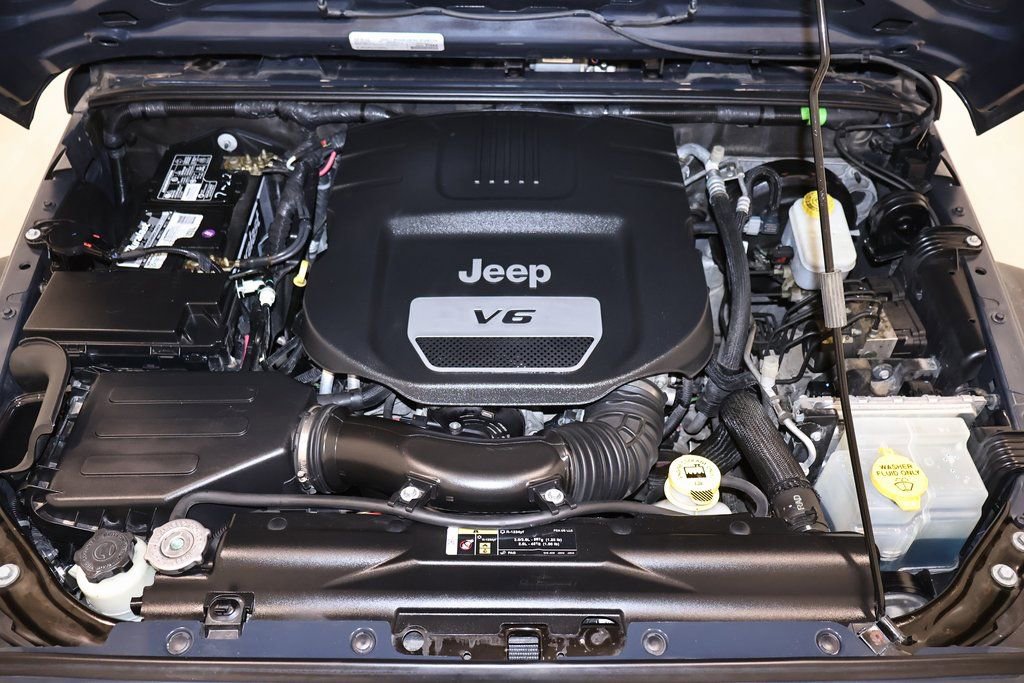 Used 2018 Jeep Wrangler Unlimited Sport image 33