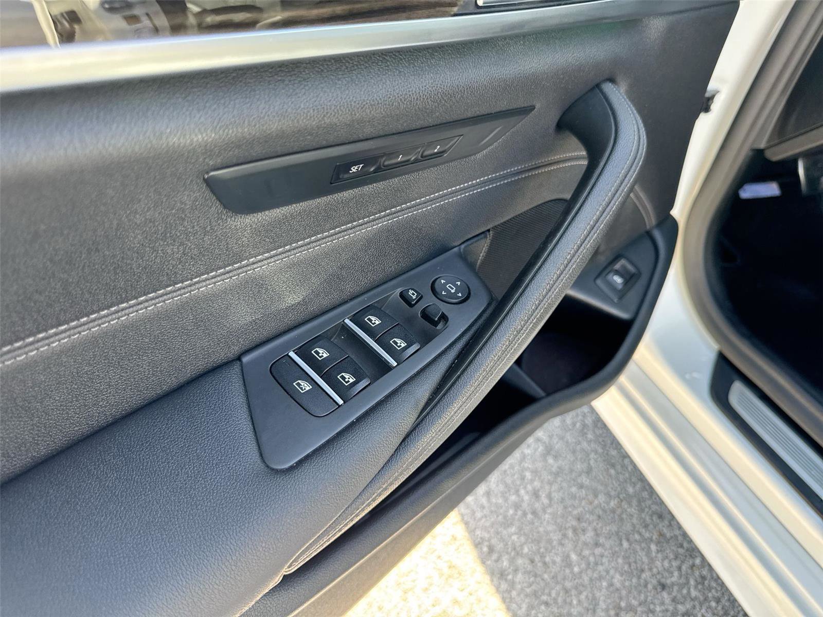 Used 2021 BMW 530i w/ M Sport Package image 14