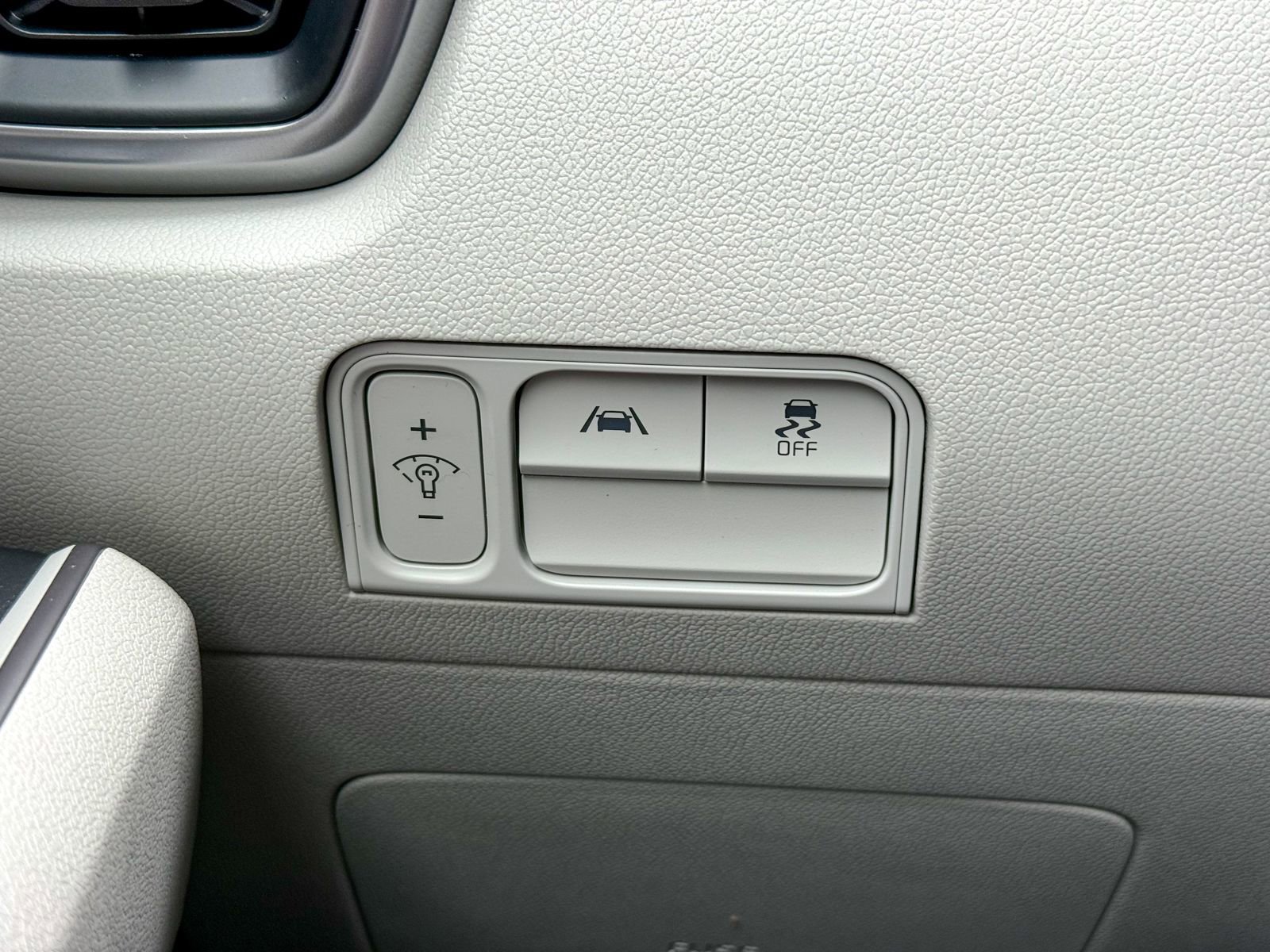 Used 2023 Kia Sorento S image 37