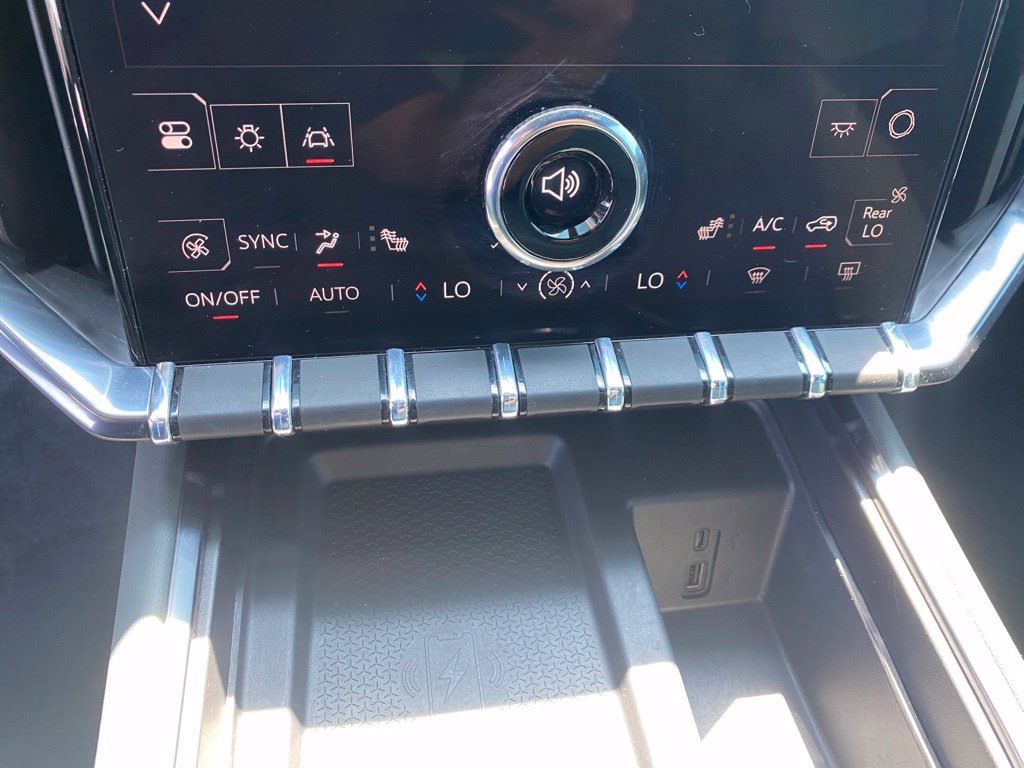Used 2025 GMC Acadia AT4 AWD/4WD image 21