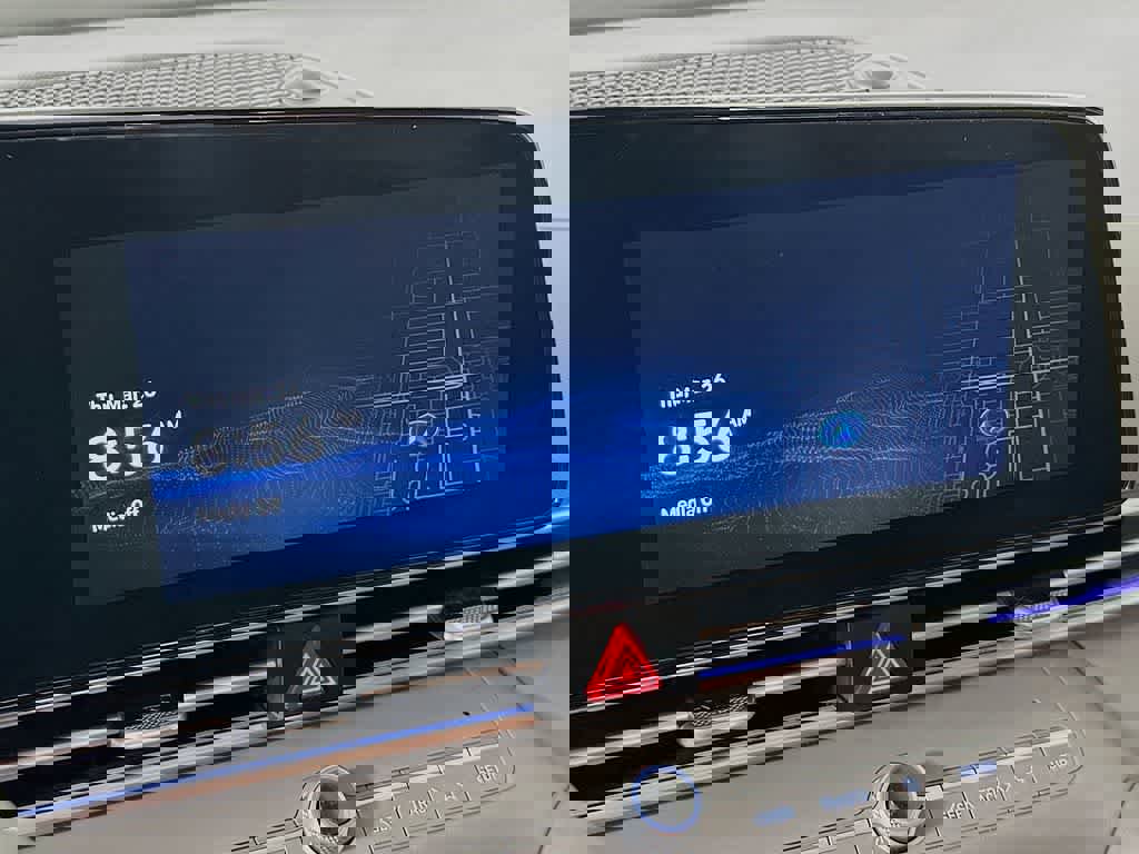 Used 2024 Hyundai Elantra SEL image 18