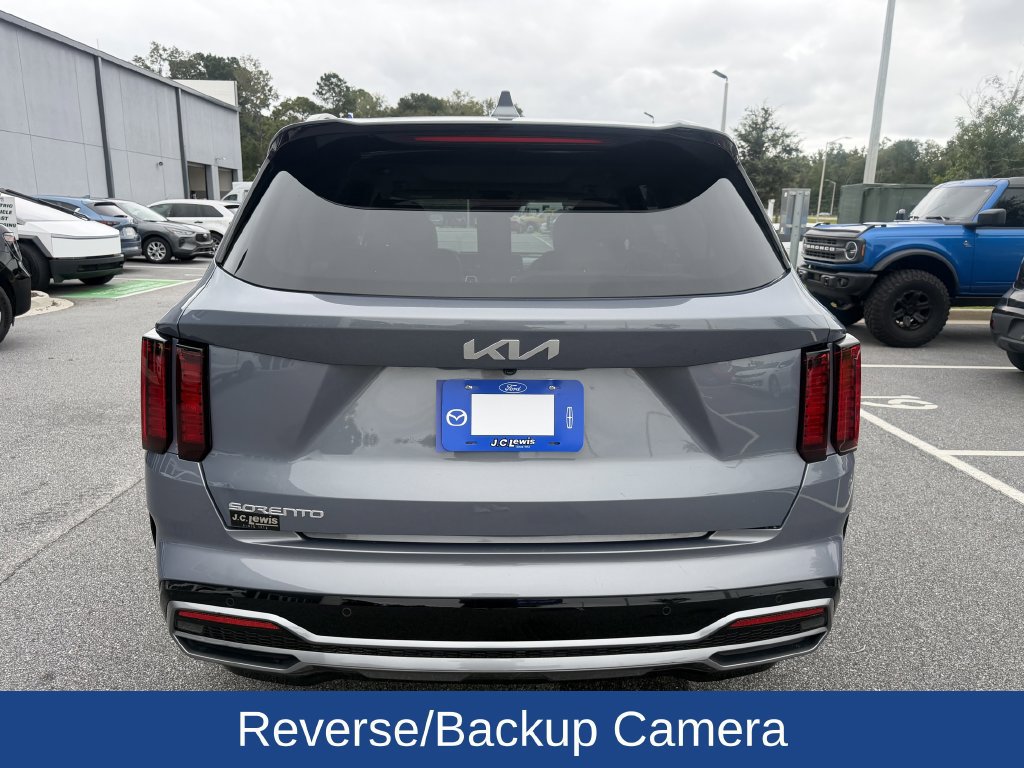Used 2023 Kia Sorento EX w/ Panoramic Sunroof Package FWD image 7
