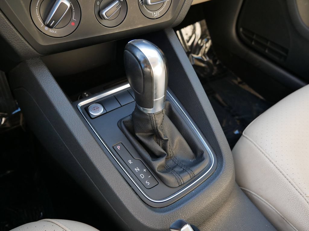 Used 2017 Volkswagen Jetta SE FWD image 24