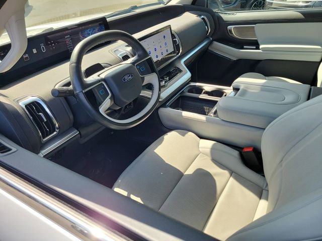 Certified 2025 Ford Expedition Max Platinum AWD/4WD image 3