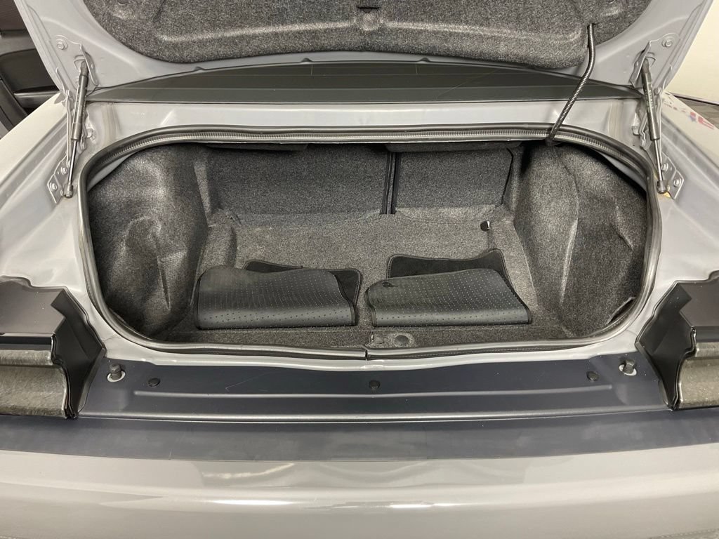 Used 2019 Dodge Challenger SXT RWD image 11