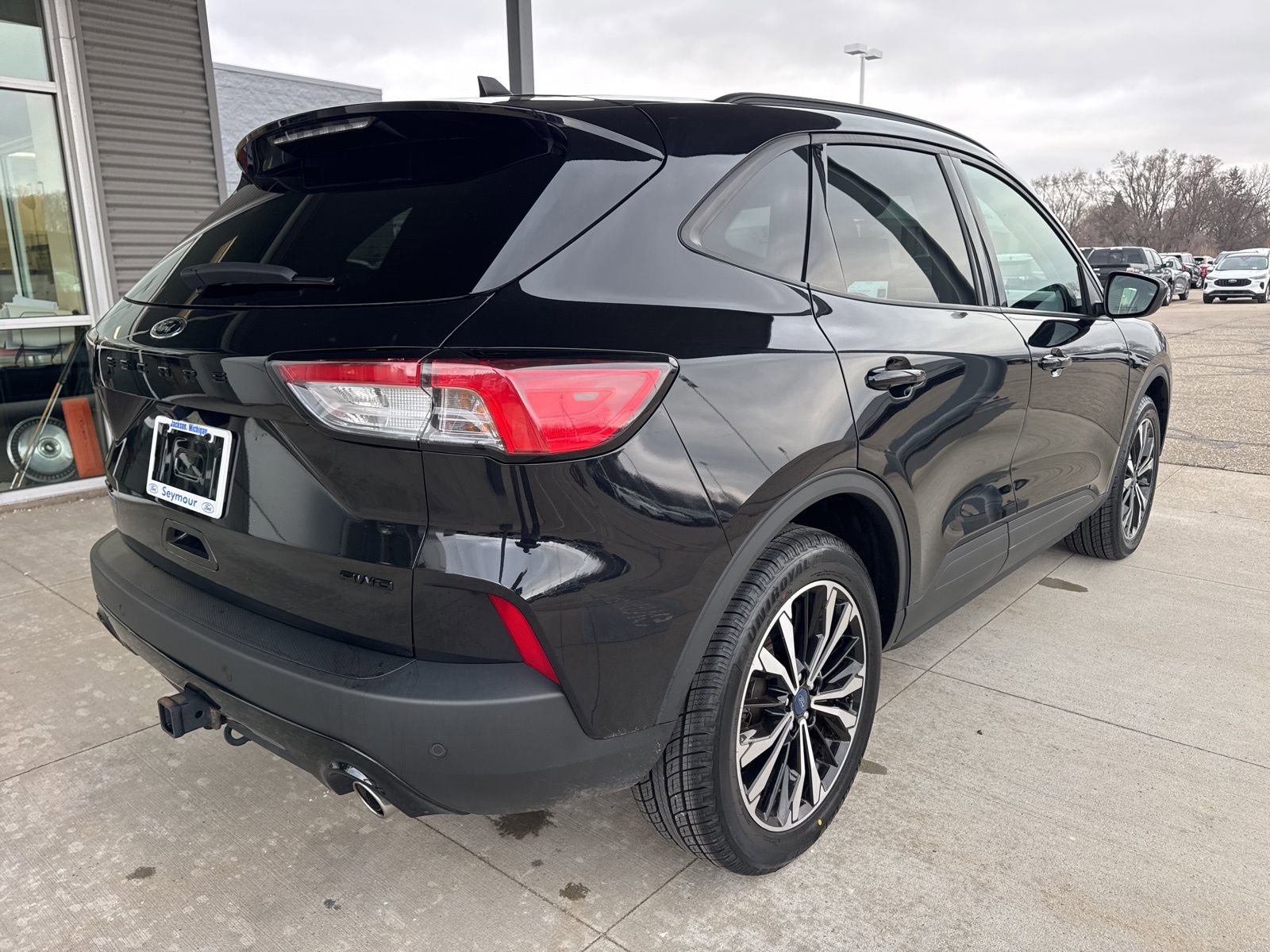 Certified 2022 Ford Escape SEL w/ SEL Stealth AWD Package image 5