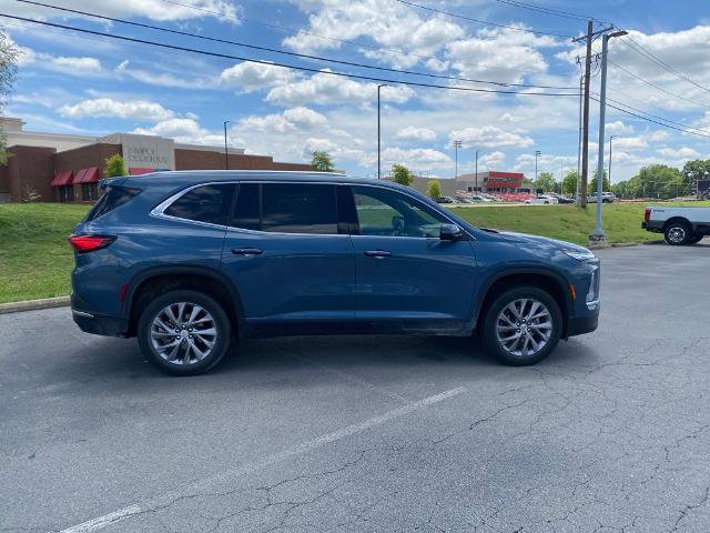 Used 2025 Buick Enclave Preferred FWD image 8