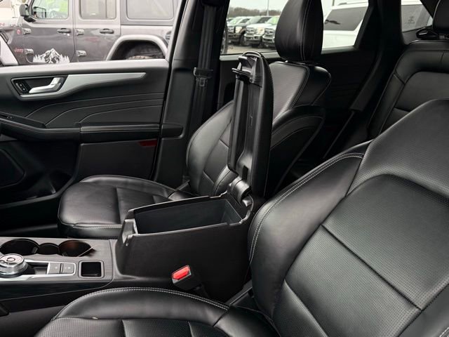 Certified 2025 Ford Escape Platinum image 27