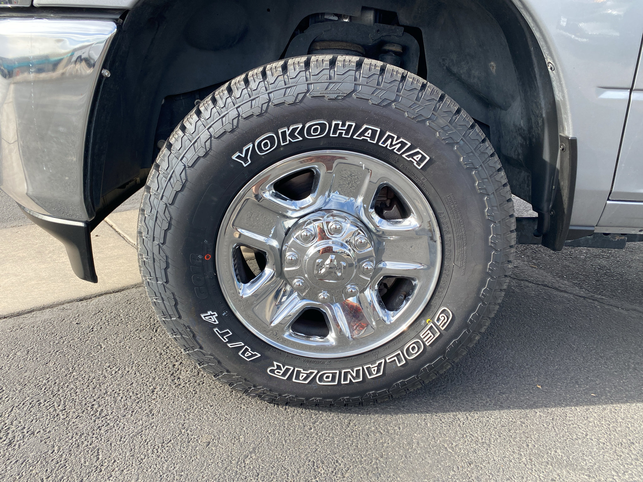 Used 2024 RAM 3500 Tradesman w/ Chrome Appearance Group AWD/4WD image 2