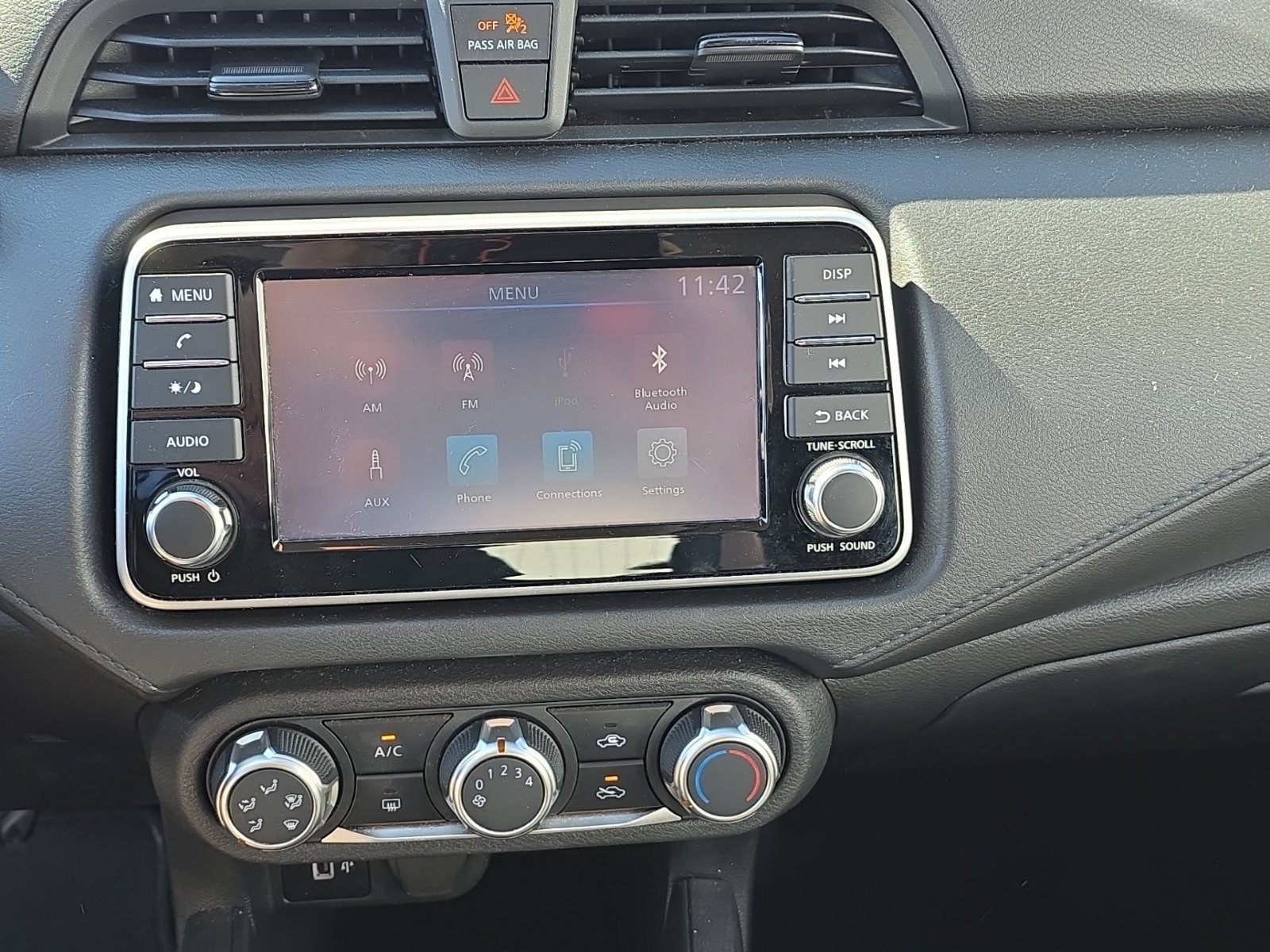 Used 2025 Nissan Versa S FWD image 16