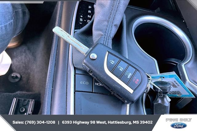 Used 2024 Toyota Camry LE image 11