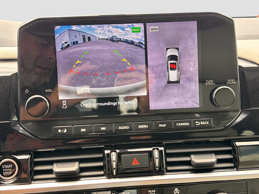 Used 2023 Nissan Pathfinder SL w/ SL Premium Package AWD/4WD image 17