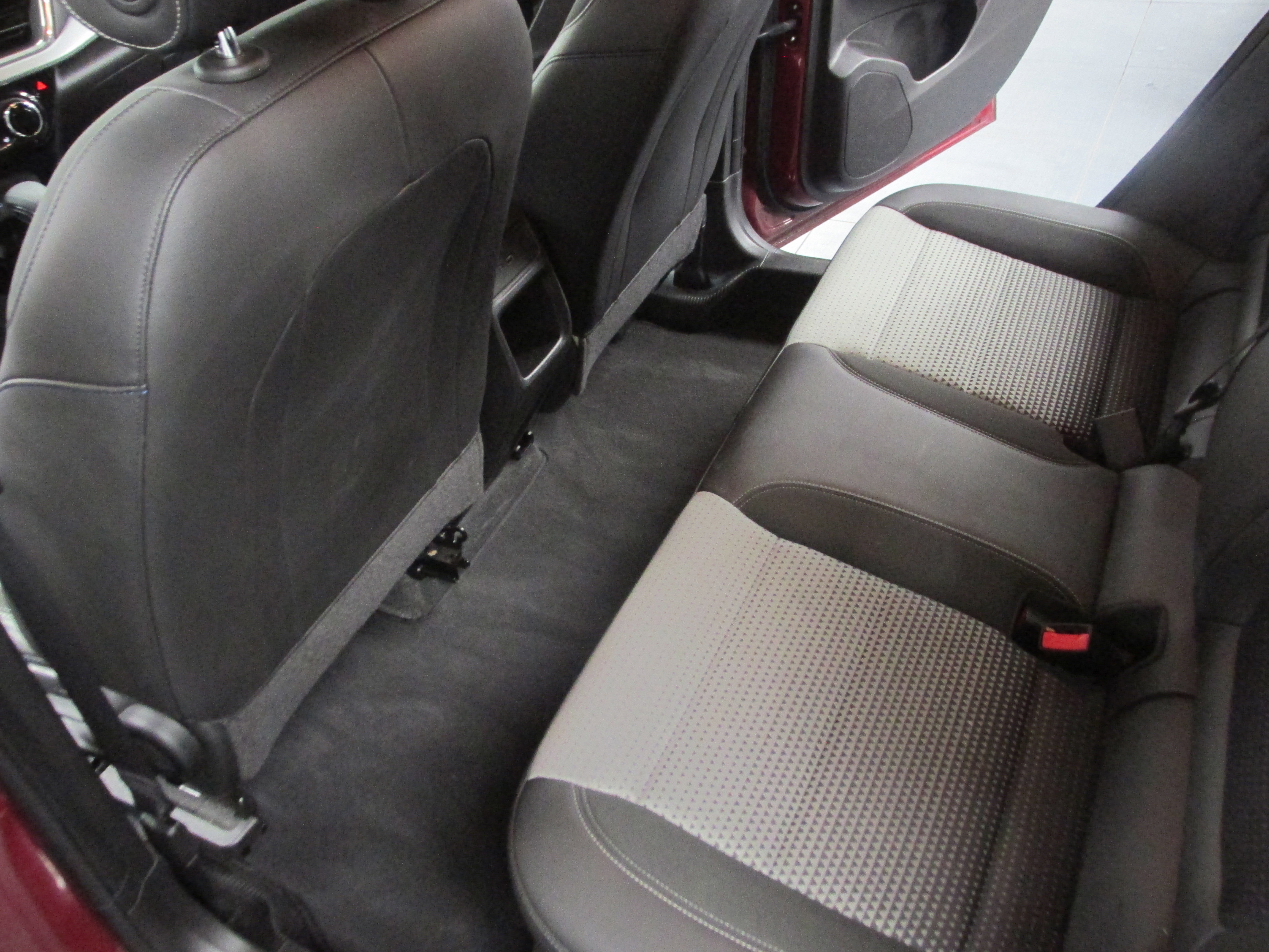 Used 2024 Jeep Compass Latitude image 25