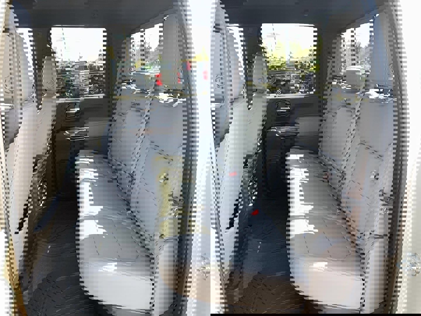 Used 2022 Chevrolet Silverado 3500 LTZ w/ LTZ Plus Package image 10