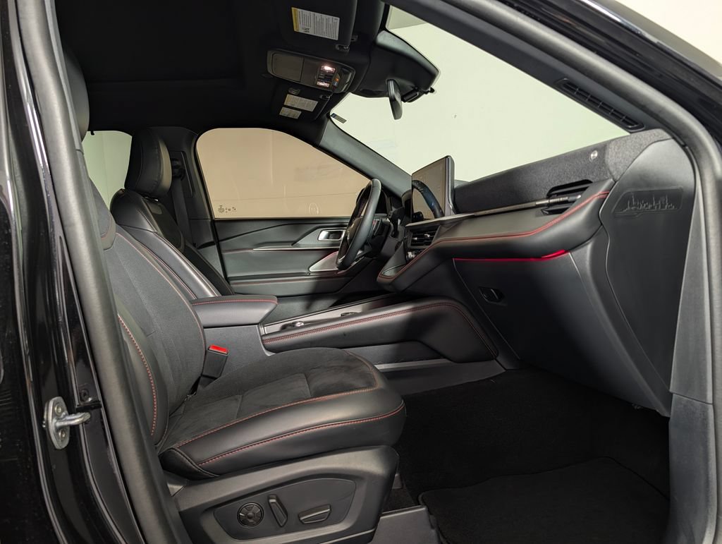 Certified 2025 Ford Explorer ST AWD/4WD image 11