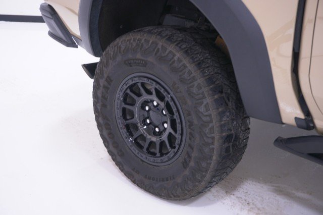 Used 2024 GMC Canyon AT4X w/ AT4X AEV Edition AWD/4WD image 6