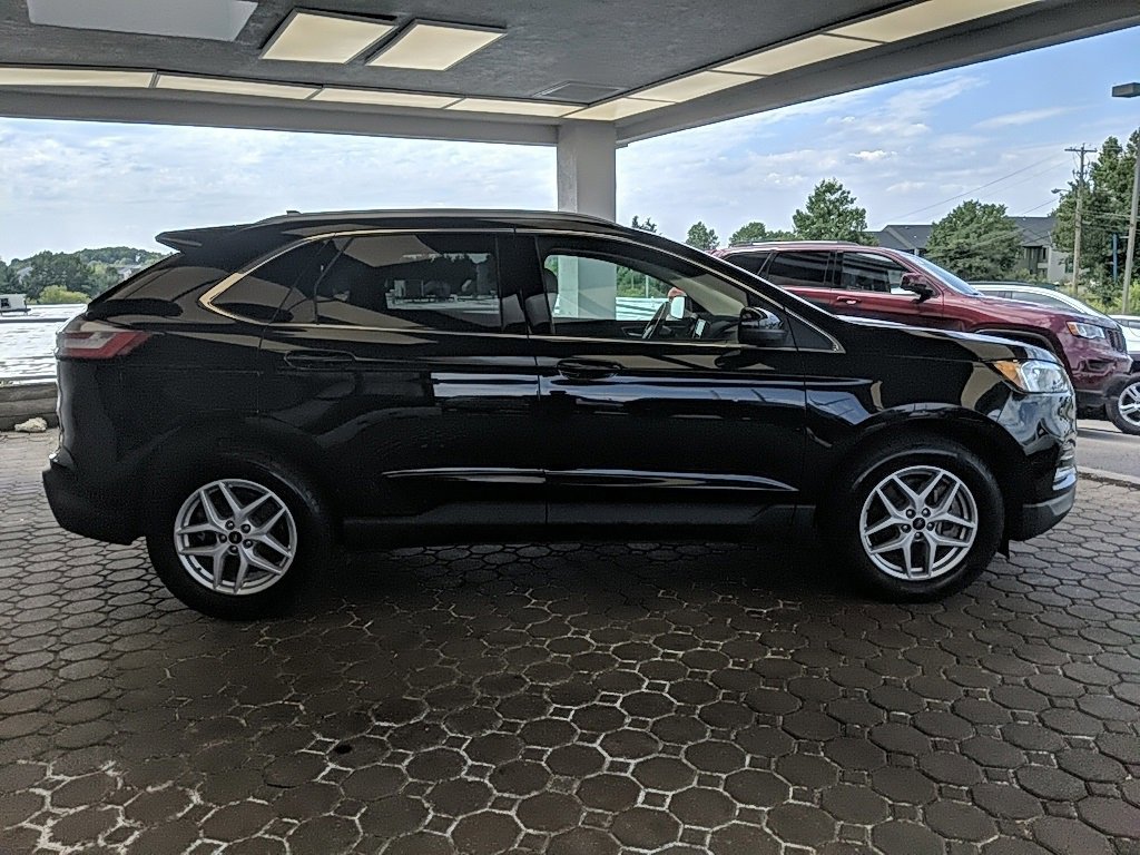 Certified 2023 Ford Edge SEL image 2