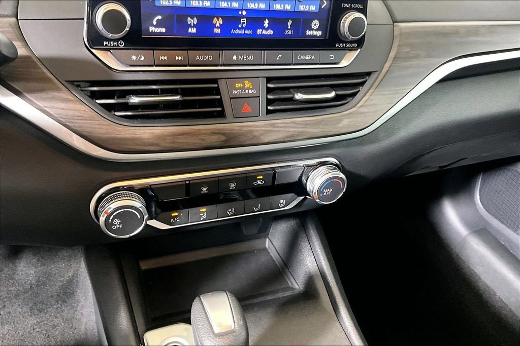 Used 2025 Nissan Altima 2.5 SV FWD image 25