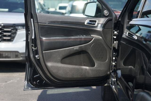Used 2018 Jeep Grand Cherokee Trailhawk AWD/4WD image 30