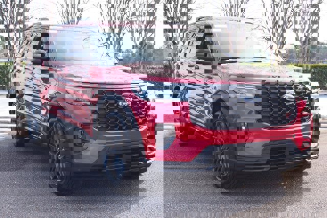 Certified 2025 Ford Explorer ST image 7