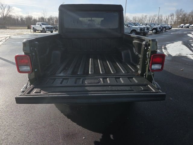 Used 2022 Jeep Gladiator Sport image 11