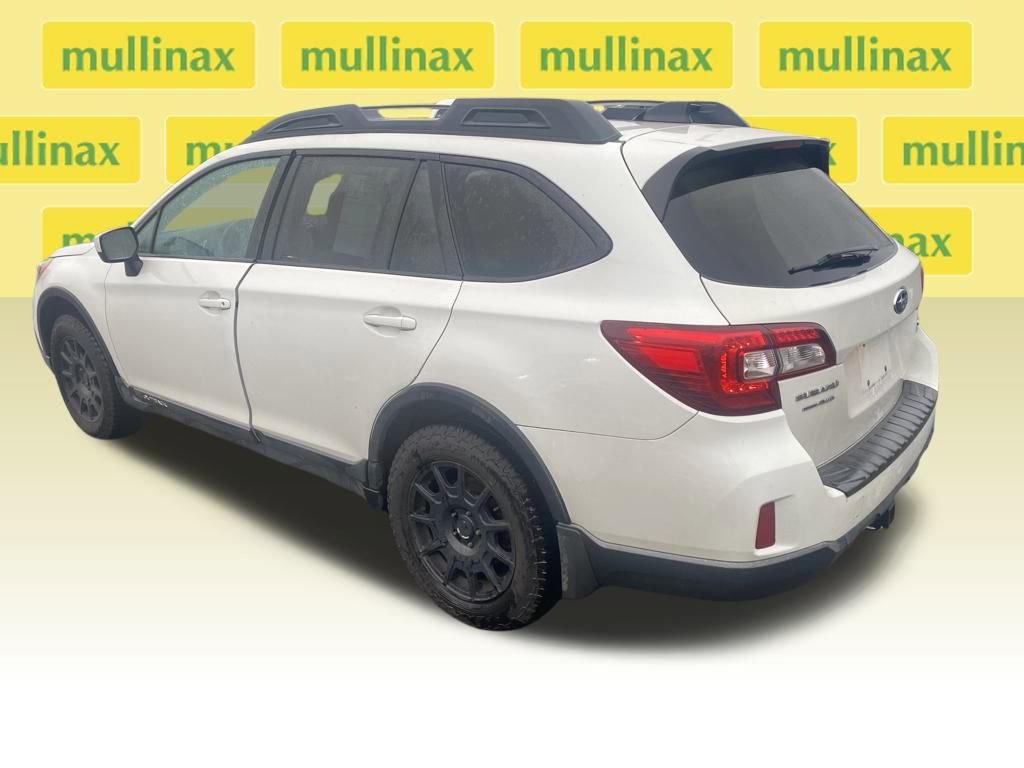 Used 2017 Subaru Outback 2.5i Premium image 11