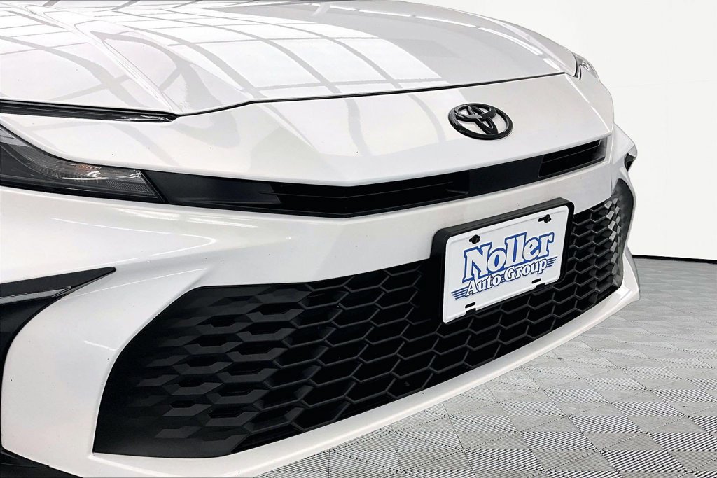 Used 2025 Toyota Camry SE w/ Multimedia Upgrade Package FWD image 28