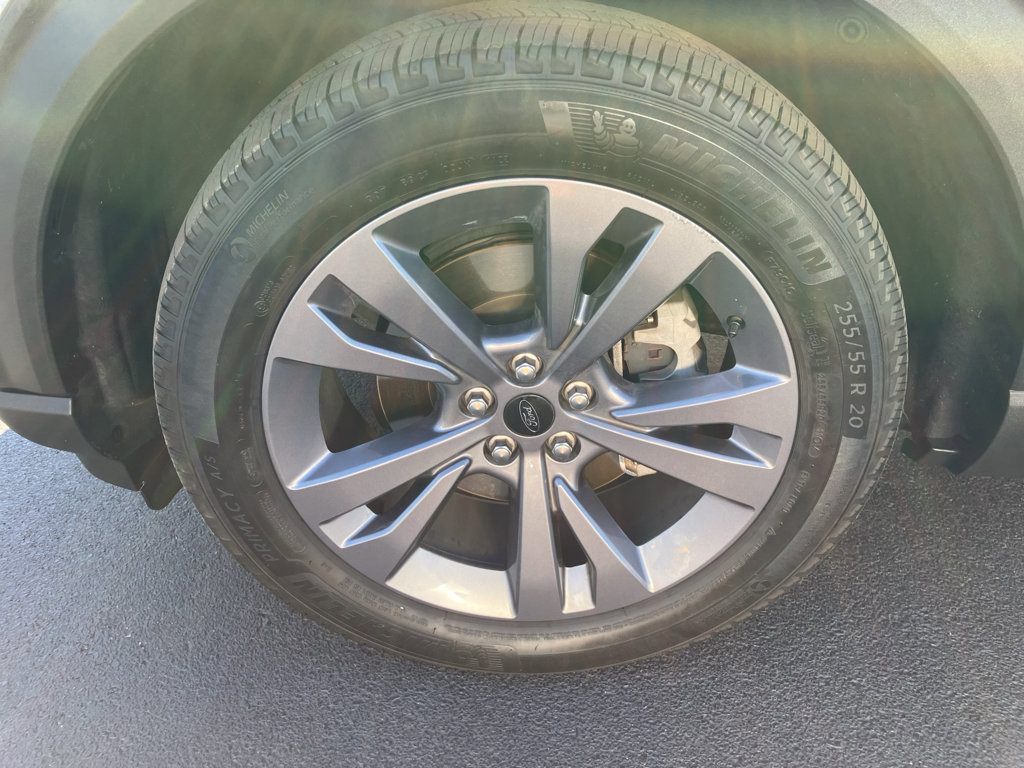 Certified 2021 Ford Explorer XLT w/ Equipment Group 202A image 11