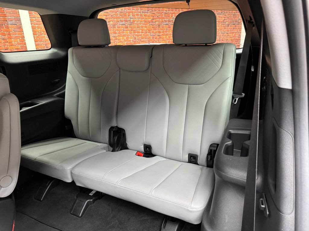Used 2025 Hyundai Palisade SEL AWD/4WD image 3