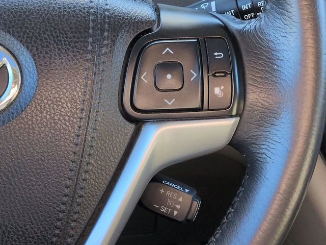 Used 2017 Toyota Sienna L image 28