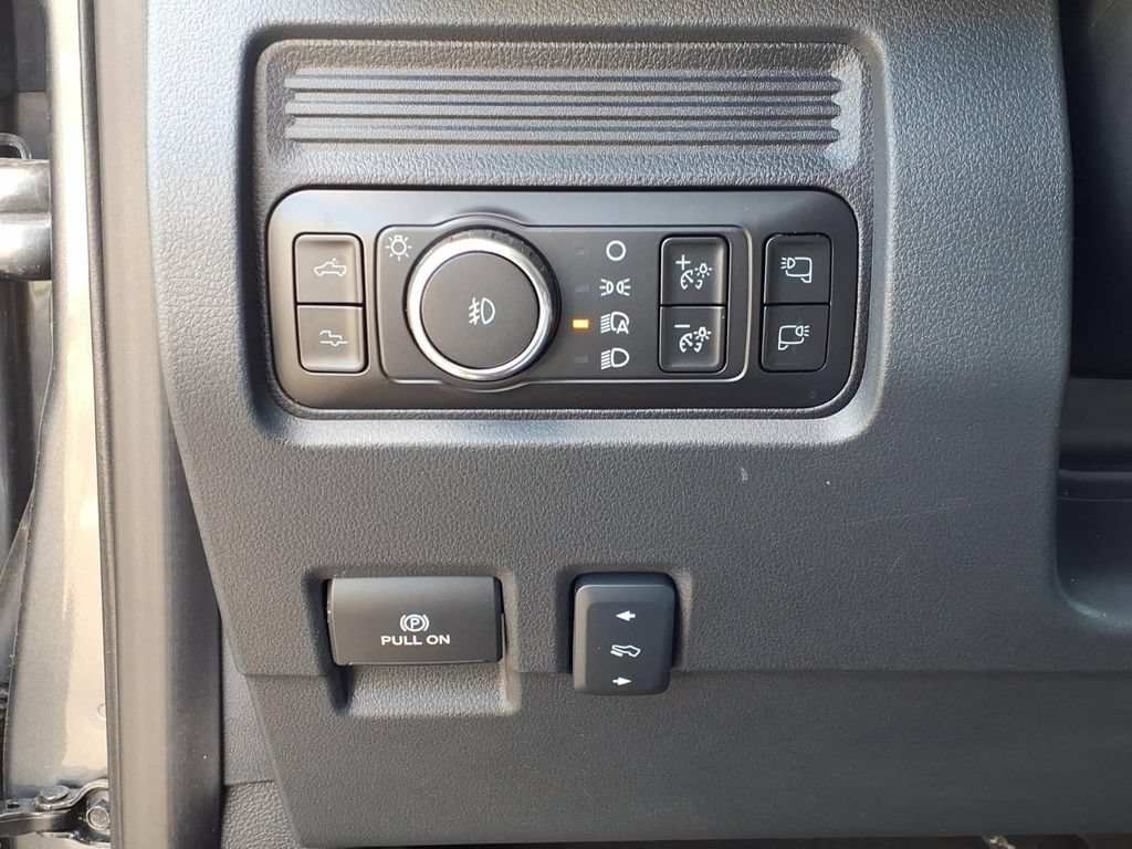 Certified 2025 Ford F250 Platinum AWD/4WD image 21