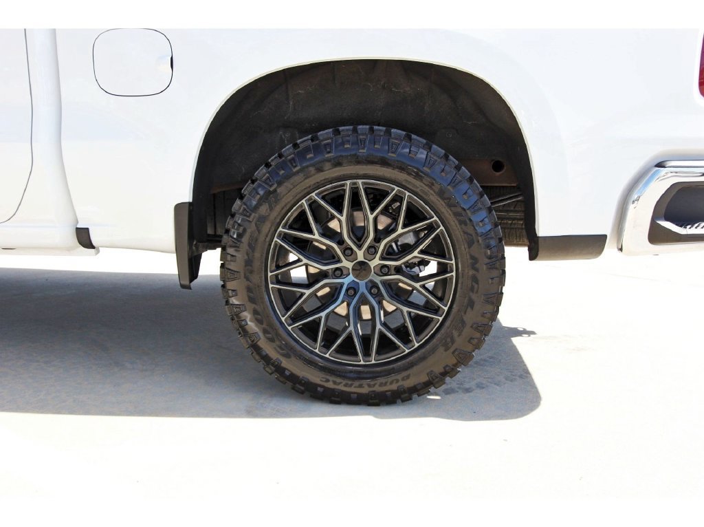 Used 2025 Chevrolet Silverado 1500 LTZ AWD/4WD image 35