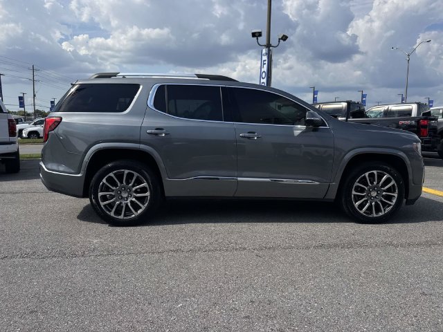 Used 2021 GMC Acadia Denali w/ Denali Ultimate Package AWD/4WD image 4
