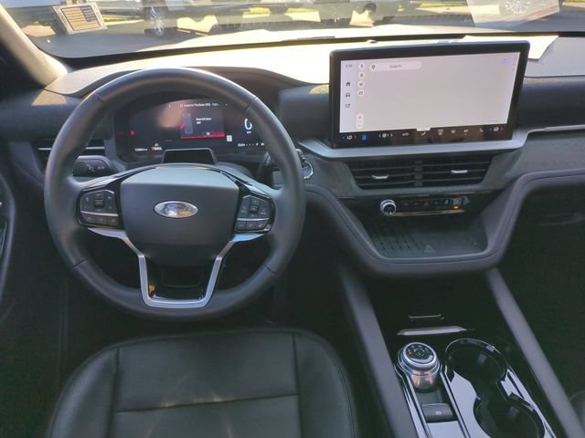 Certified 2025 Ford Explorer Platinum w/ Ultimate Package AWD/4WD image 31
