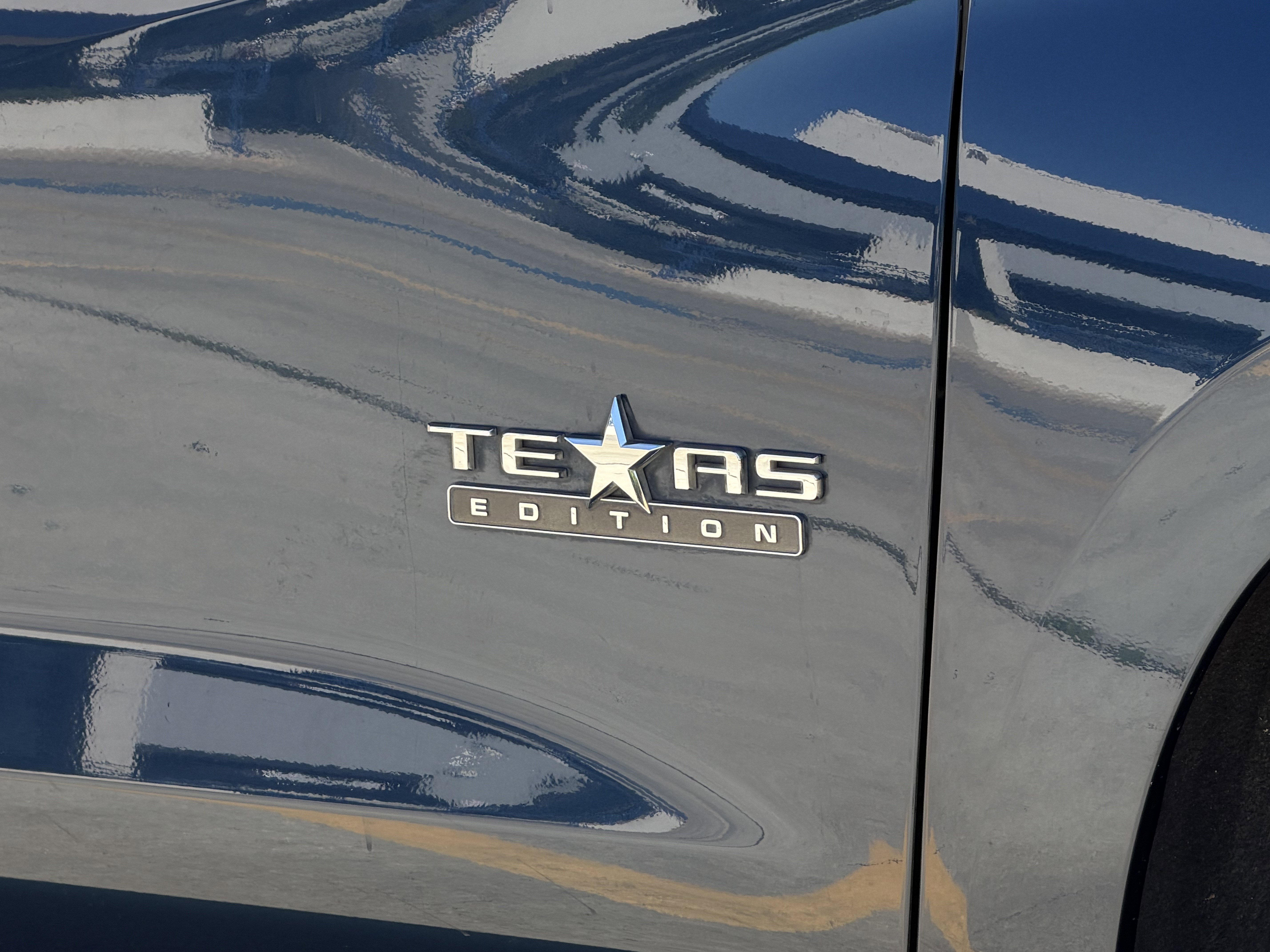 Used 2022 Chevrolet Silverado 1500 LT RWD image 4