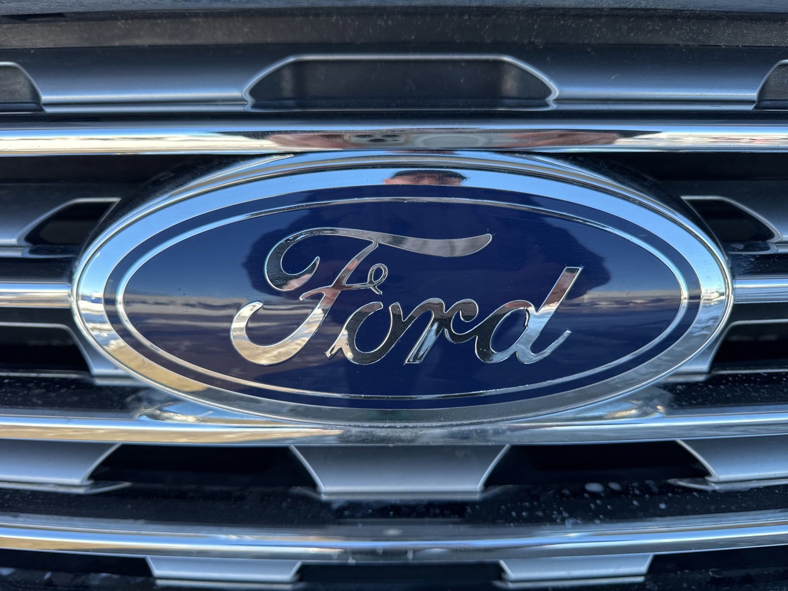 Certified 2020 Ford Edge SE image 14