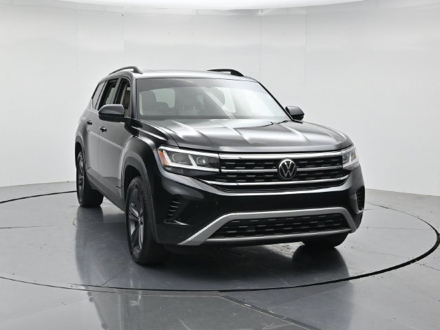 Used 2023 Volkswagen Atlas SE w/ Panoramic Sunroof Package FWD image 4