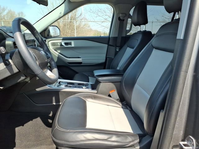 Certified 2023 Ford Explorer XLT w/ Equipment Group 202A image 15