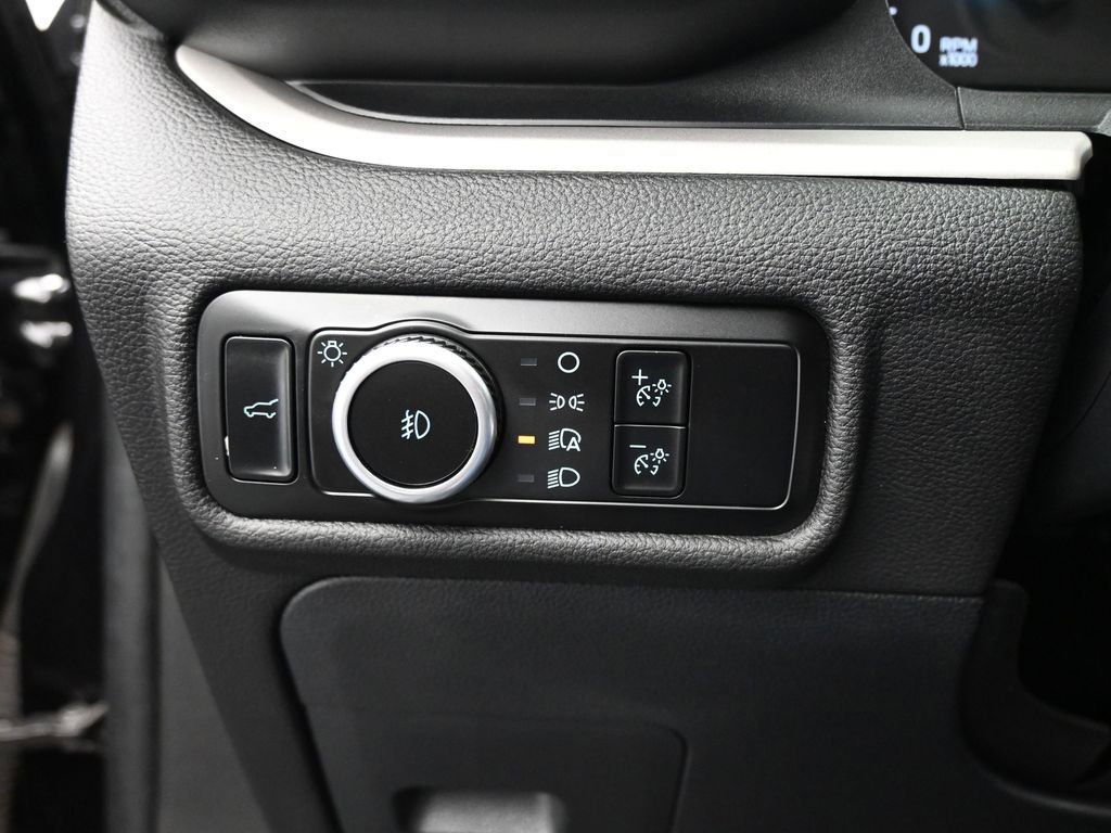 Certified 2024 Ford Explorer XLT w/ Equipment Group 202A image 40