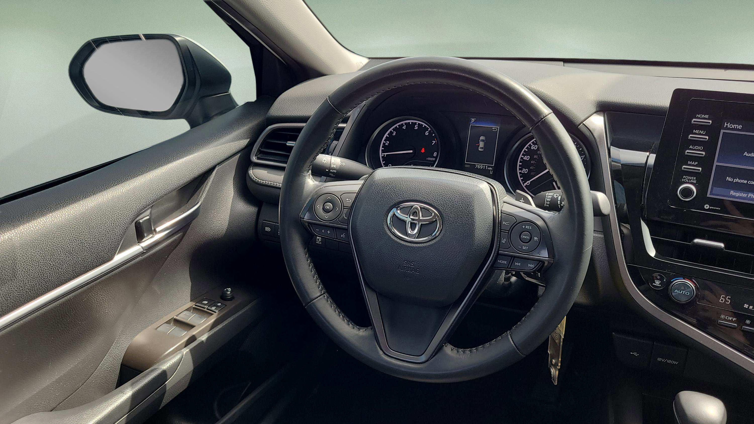 Used 2023 Toyota Camry SE image 10