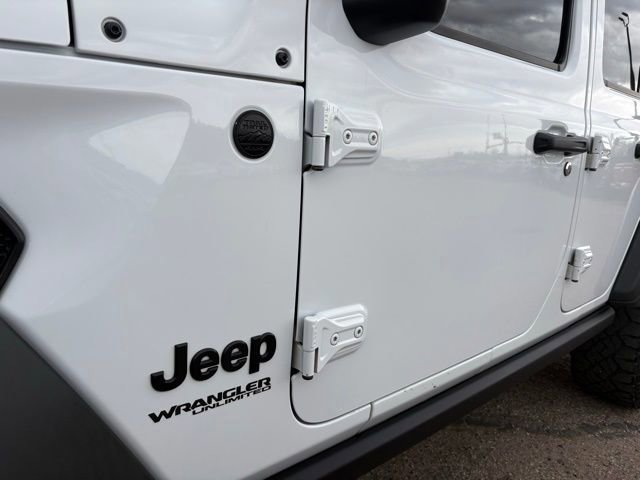 Used 2020 Jeep Wrangler Unlimited Willys image 11