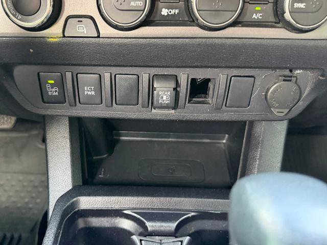 Used 2021 Toyota Tacoma TRD Off-Road w/ Technology Package AWD/4WD image 17