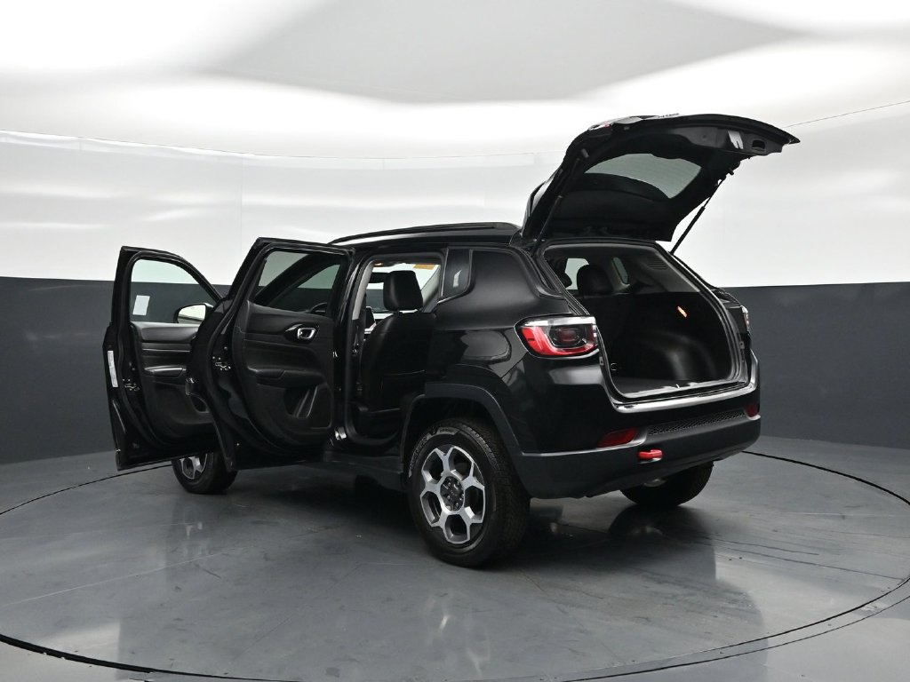 Used 2022 Jeep Compass Trailhawk AWD/4WD image 28