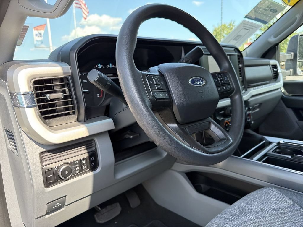 Certified 2025 Ford F350 XLT w/ 360-Degree Camera Package AWD/4WD image 13