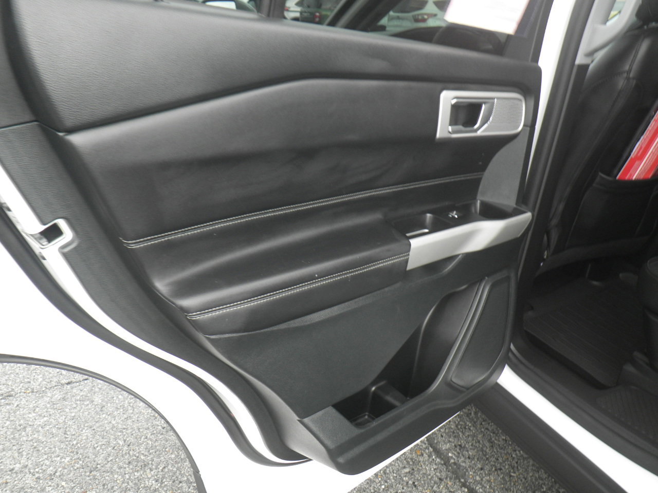 Certified 2024 Ford Explorer XLT w/ Equipment Group 202A image 18