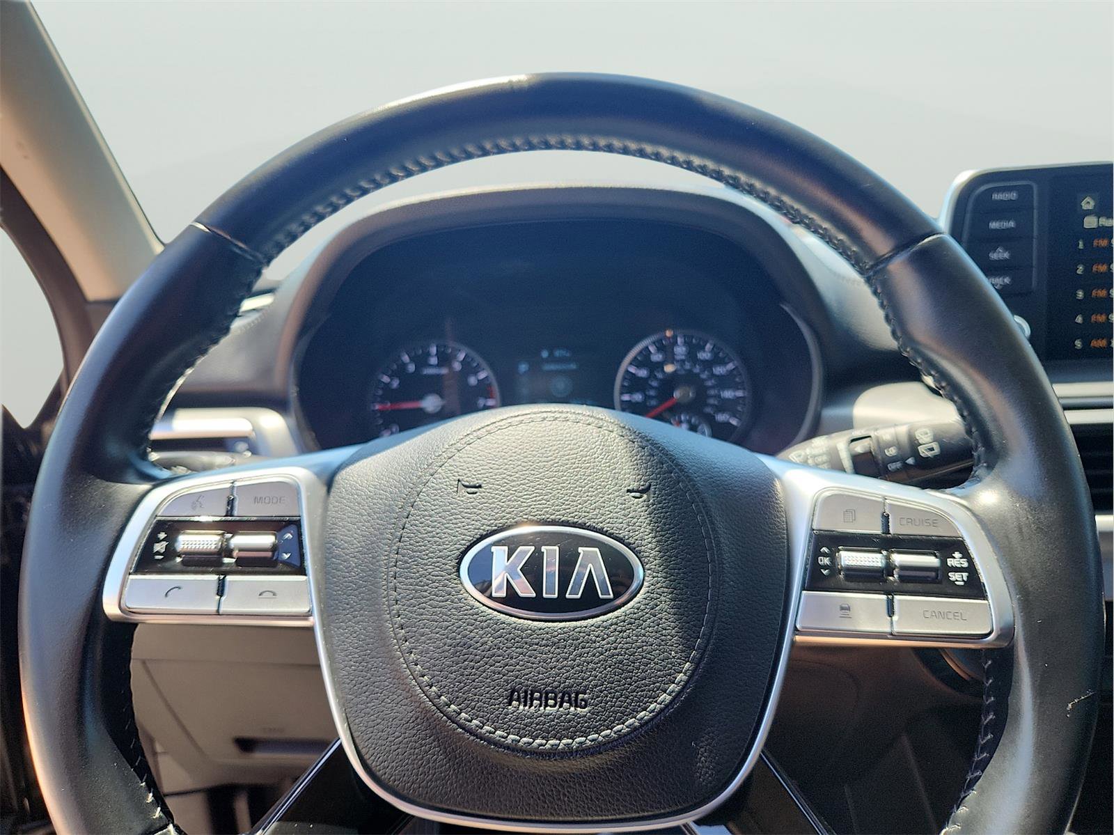 Used 2021 Kia Telluride LX AWD/4WD image 16