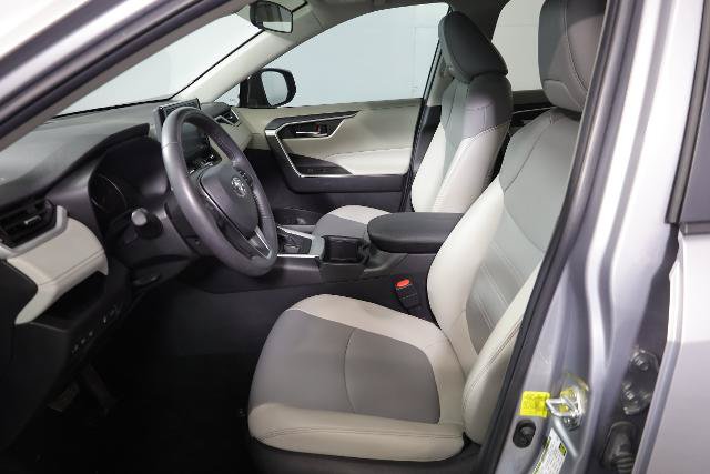 Used 2022 Toyota RAV4 XLE Premium AWD/4WD image 8