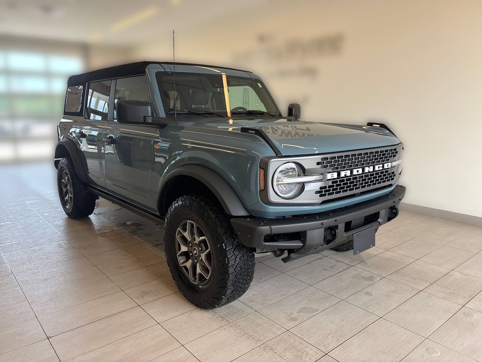 Certified 2023 Ford Bronco Badlands AWD/4WD image 4
