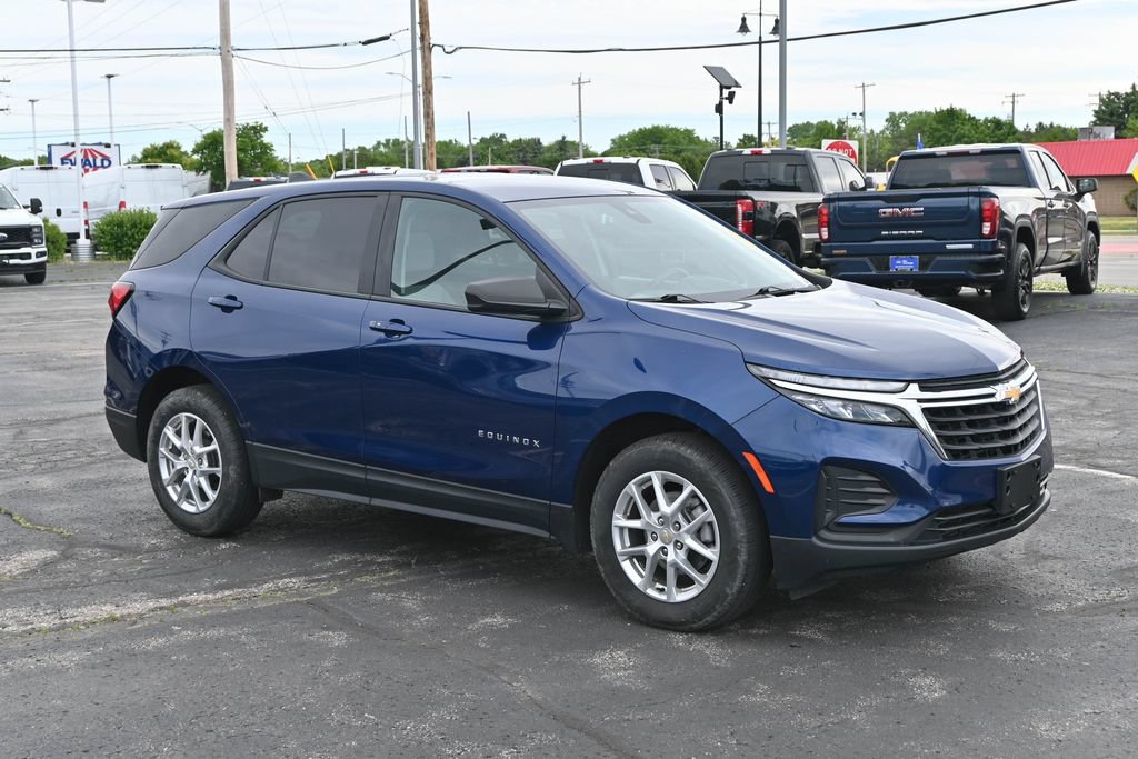 Used 2022 Chevrolet Equinox LS AWD/4WD image 7